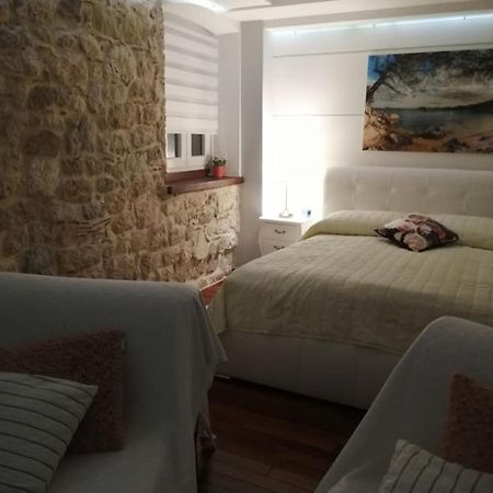V&M Luxury Studio Pag Town Esterno foto
