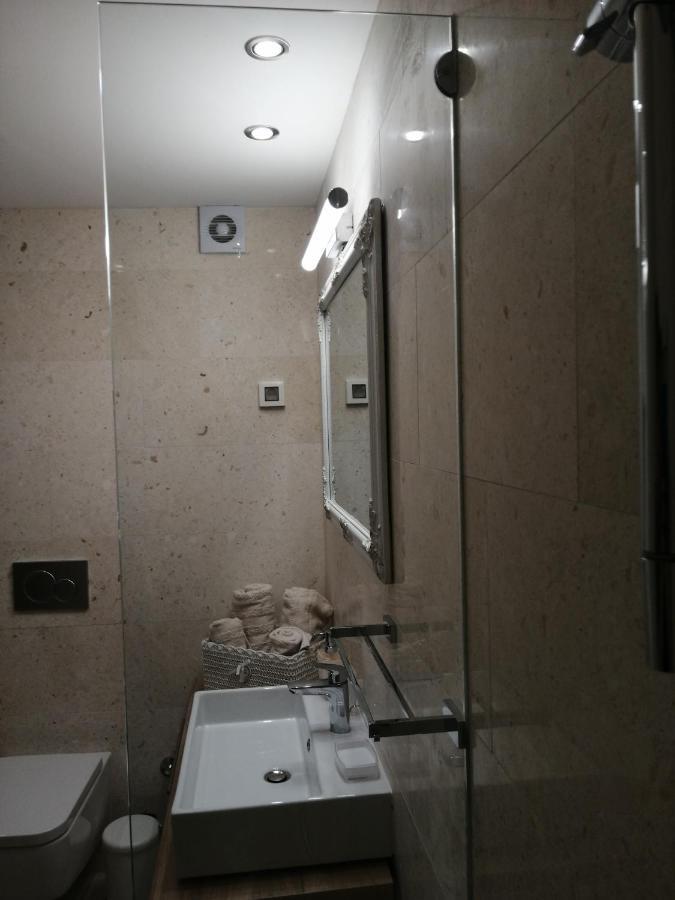 V&M Luxury Studio Pag Town Esterno foto