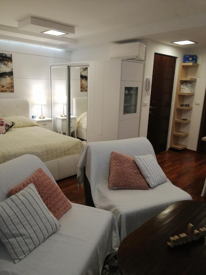 V&M Luxury Studio Pag Town Esterno foto